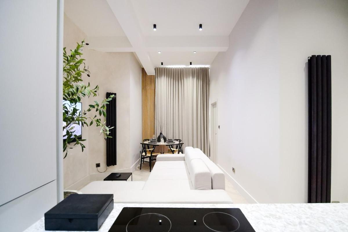 Japandi By The Heim Residences Manchester Bagian luar foto