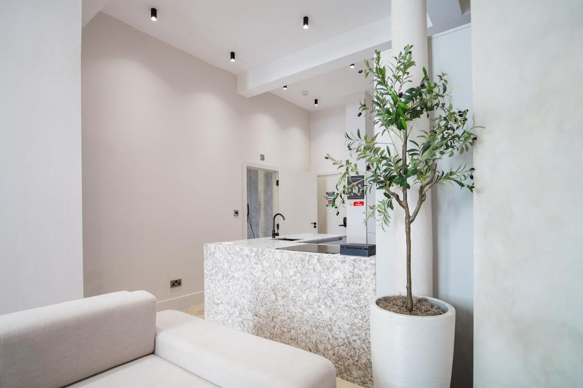 Japandi By The Heim Residences Manchester Bagian luar foto