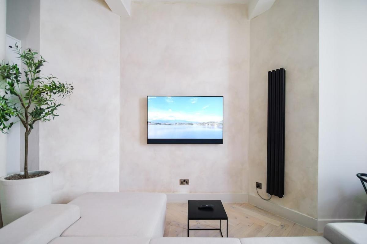 Japandi By The Heim Residences Manchester Bagian luar foto