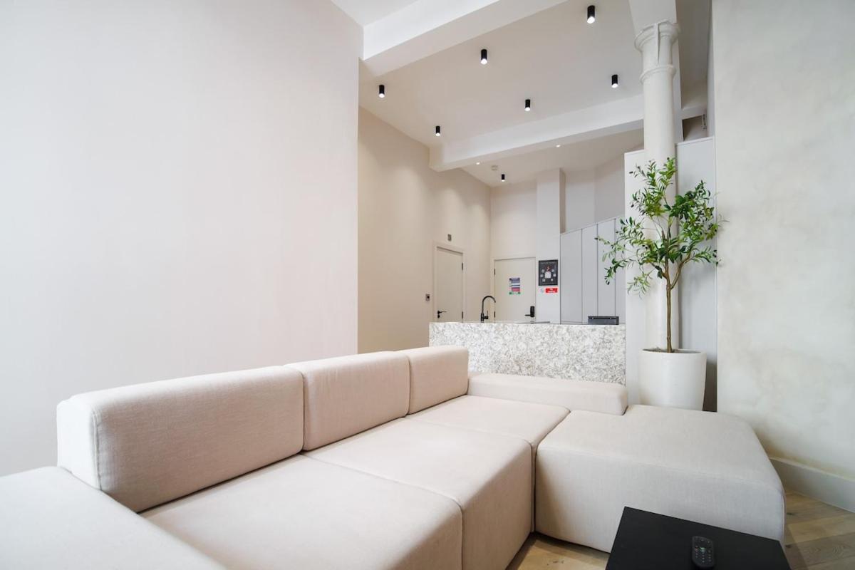 Japandi By The Heim Residences Manchester Bagian luar foto
