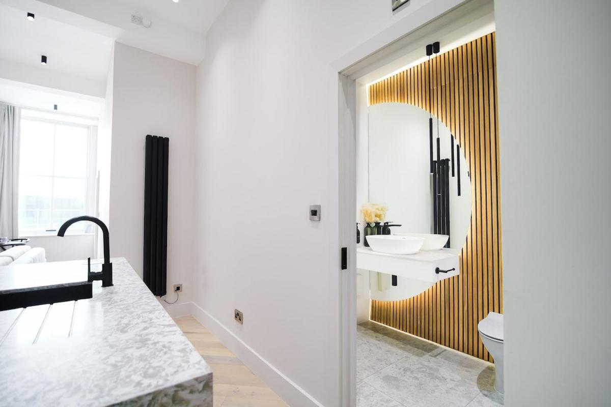 Japandi By The Heim Residences Manchester Bagian luar foto